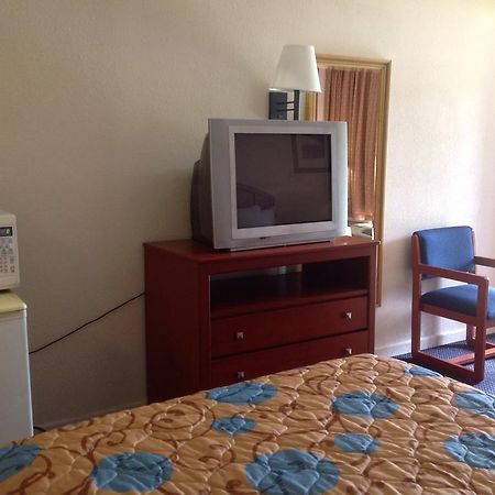 Days Inn Panama City 23Rd Street Esterno foto